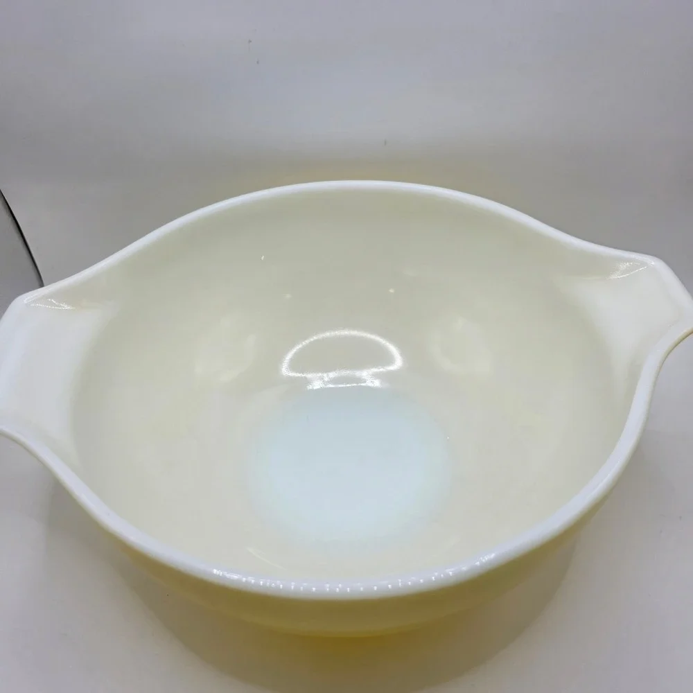 Vintage Pyrex 443 Yellow Cinderella Mixing Bowl 2.5 Quart Mid Century Modern